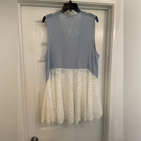 NWT Boho chic tie vest with lace - Picture 3 of 6